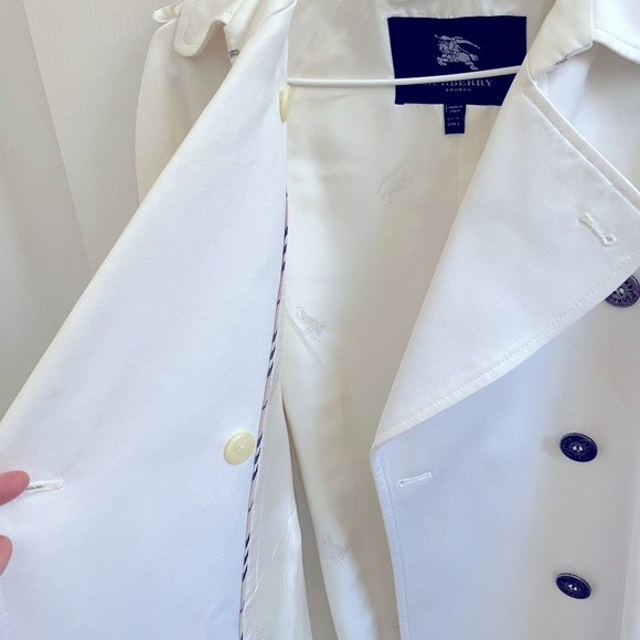 ❤️Authentic BURBERRY white silver trench coat - Picture 13 of 14